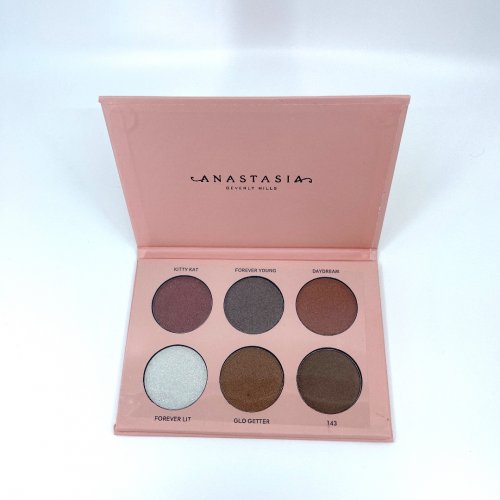 Paleta machiaj, cu 6 nuante pentru ochi si pleaope, Anastasya Love 25g